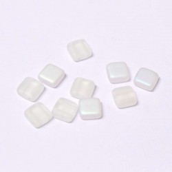 Korálky dvoudírkové 6x6mm 20ks mléčná matná, AB lesk